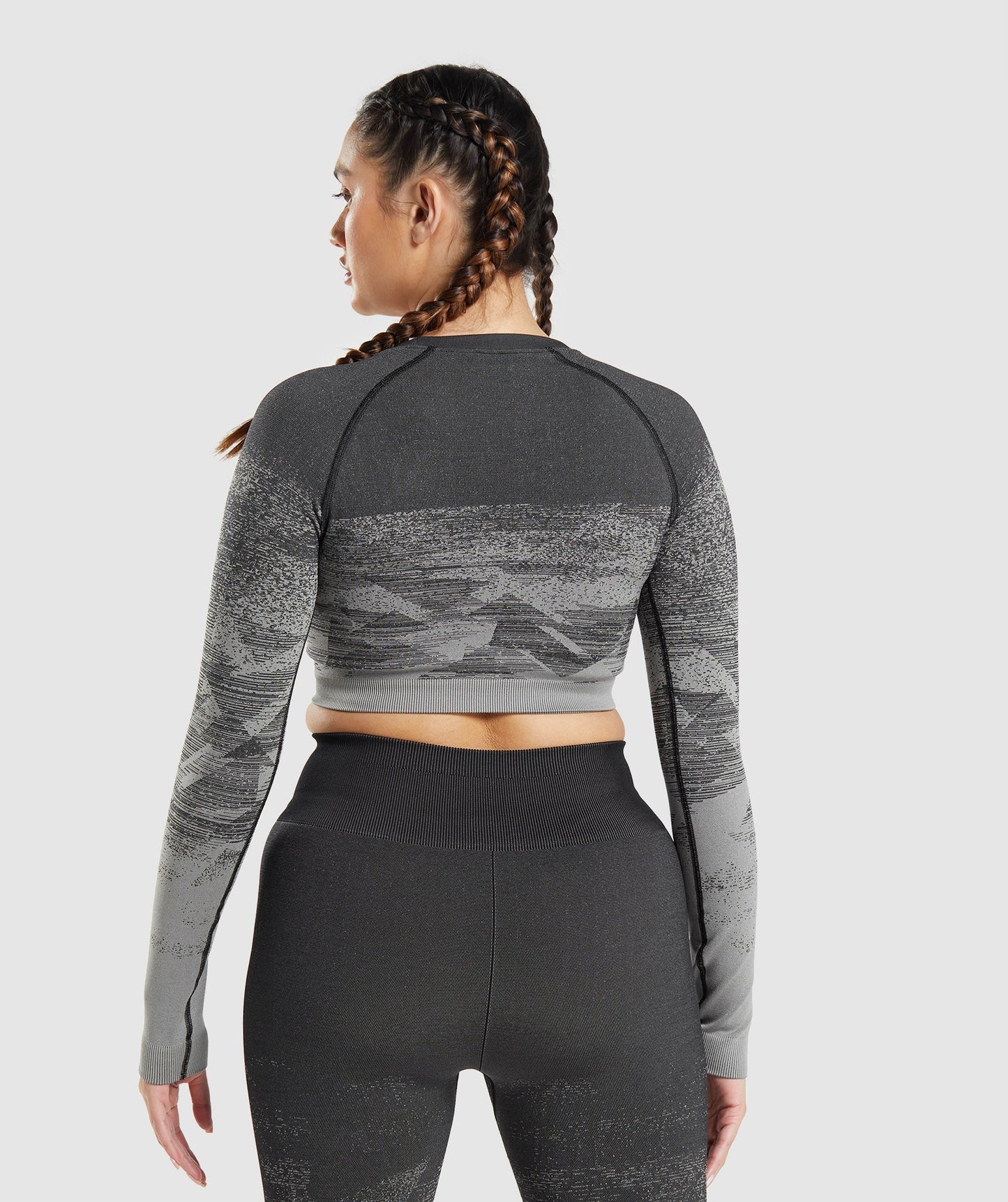 GYMSHARK ombre crop tops ar garām piedurknēm pelēks