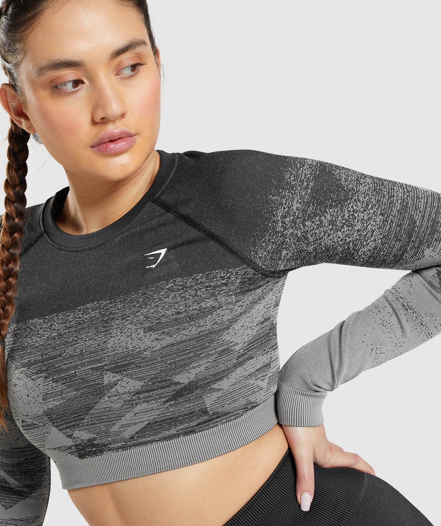 GYMSHARK ombre crop tops ar garām piedurknēm pelēks