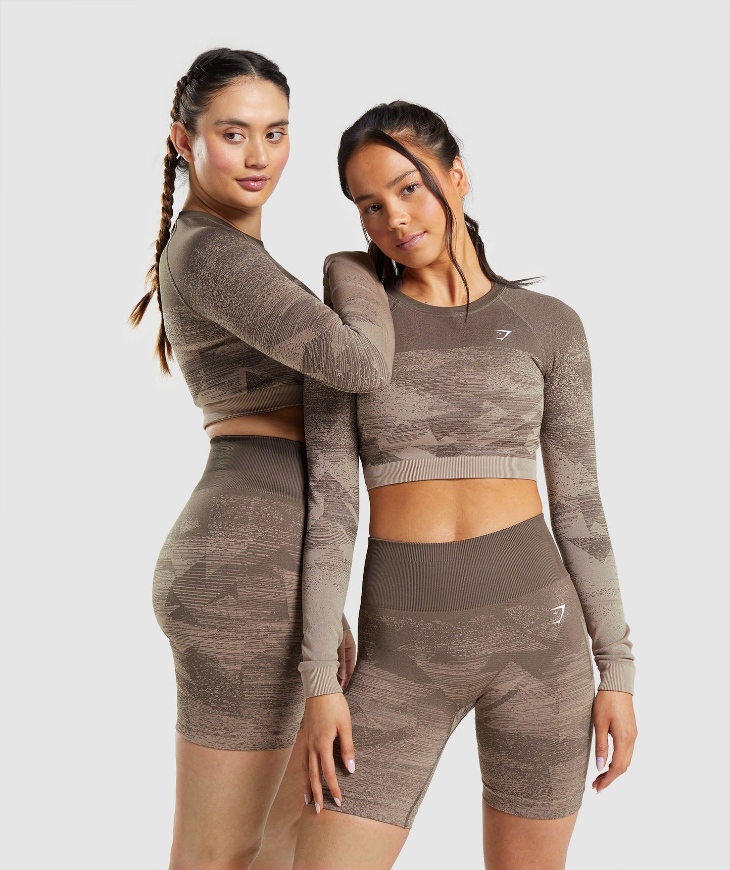 GYMSHARK Adapt Ombre Crop Top krekls ar garām piedurknēm